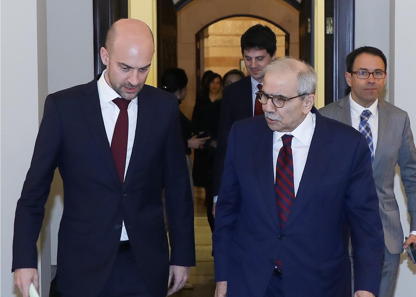 بارو لم يحدث اختراقاً ودعم أوروبي خليجي.. موقف متقدم لسلام بالتوجّه مباشرة إلى ترامب